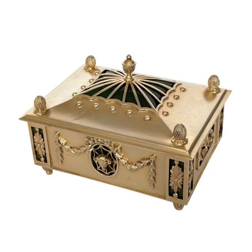 FIND AN ANTIQUE SILVER GILT AND CRYSTAL BOX FOR SALE