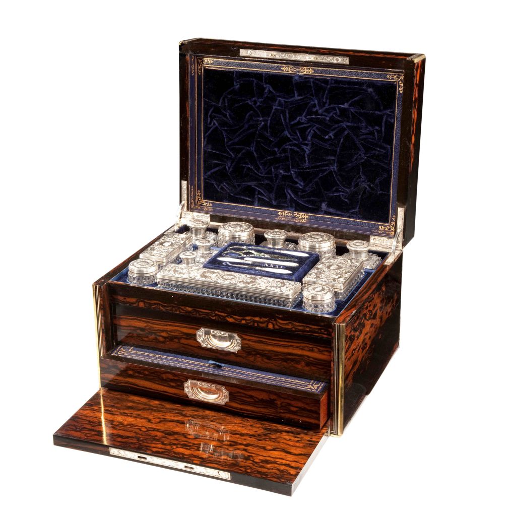 SEARCH FOR ANTIQUE LADIES DRESSING TRAVELLING CASE FOR SALE