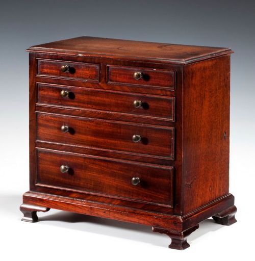 FIND MAHOGANY MINIATURE CHEST OF DRAWERS FOR SALE