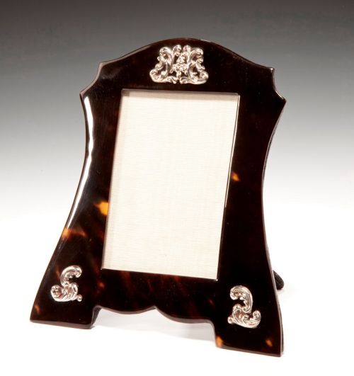 FIND ANTIQUE PHOTOGRAPH FRAMES FOR SALE IN THE UK